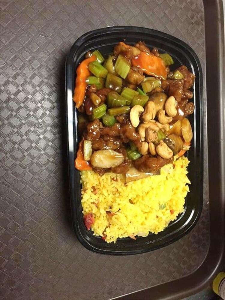 C21. Chicken with Cashew Nuts