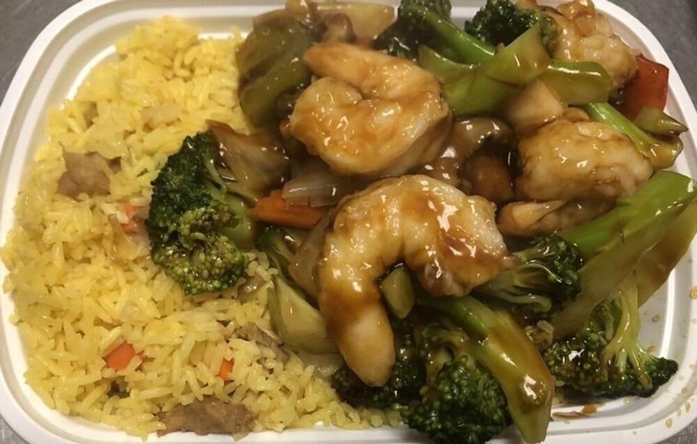 L15. Shrimp w. Broccoli