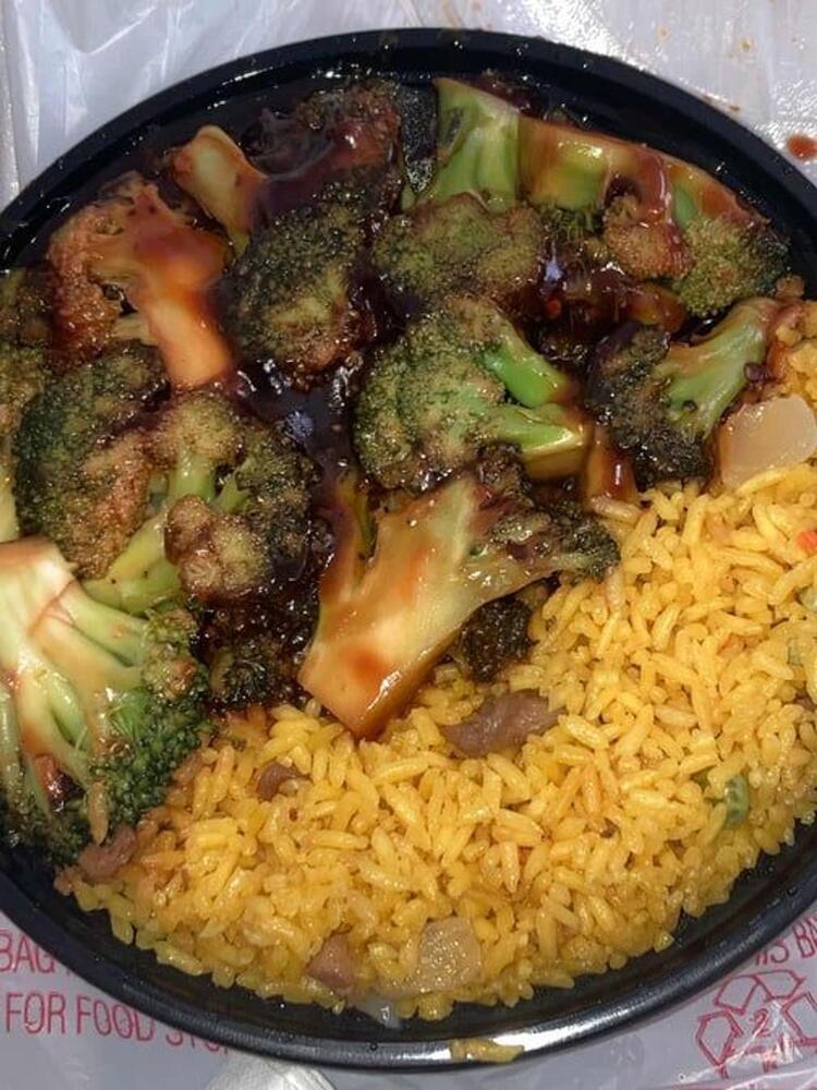 L14. Broccoli With Garlic Sauce